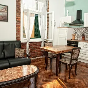 https://apartment-nostalgie.in-istria.net